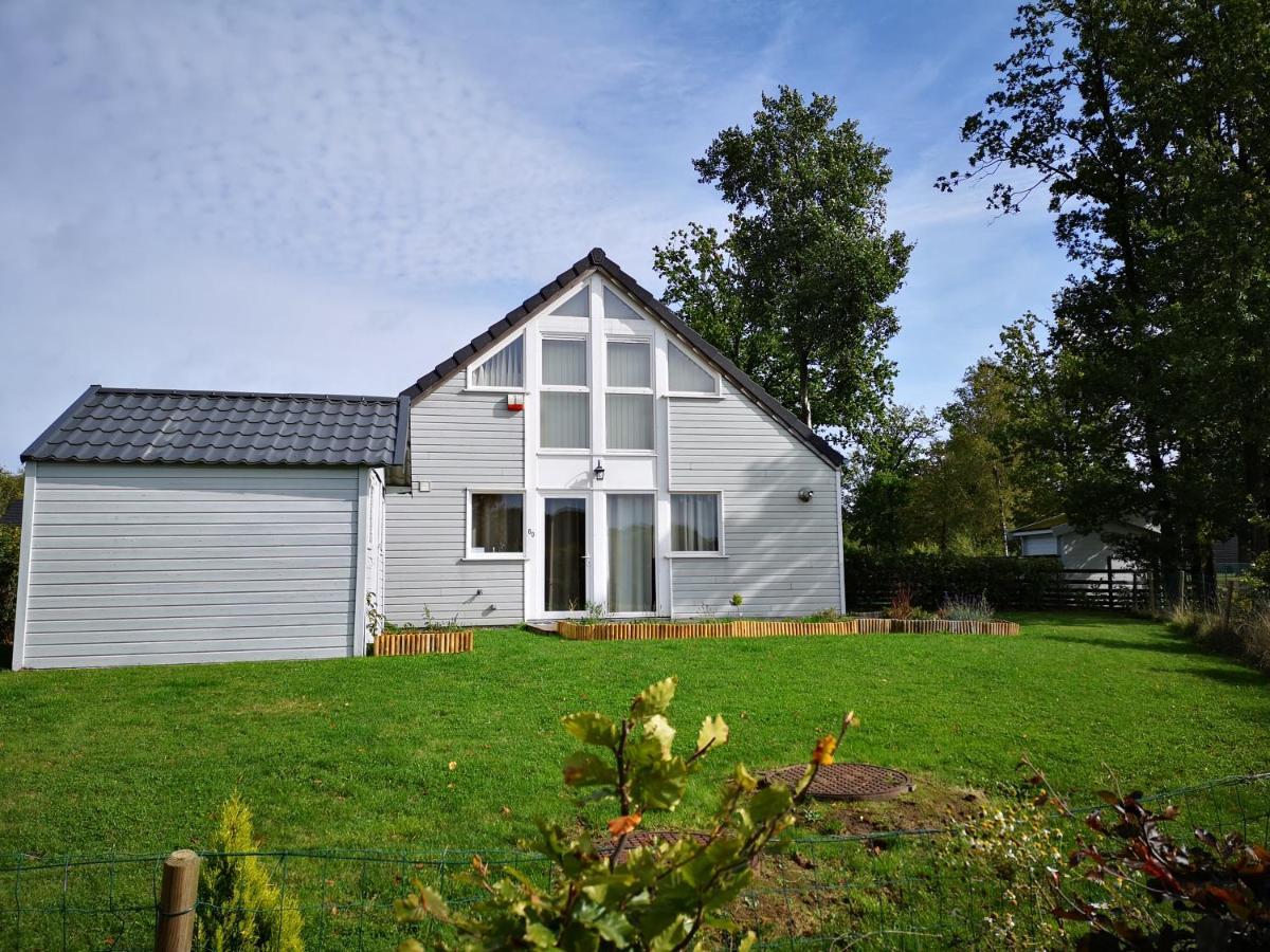 Bungalow Du Lac Froidchapelle Exterior photo